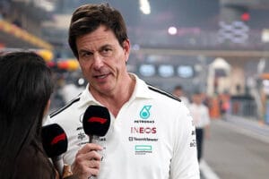 Russell brilla en Abu Dhabi Wolff espera ms de Mercedes