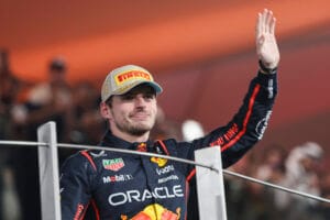 Verstappen cerca del ttulo tras pica remontada en 2025