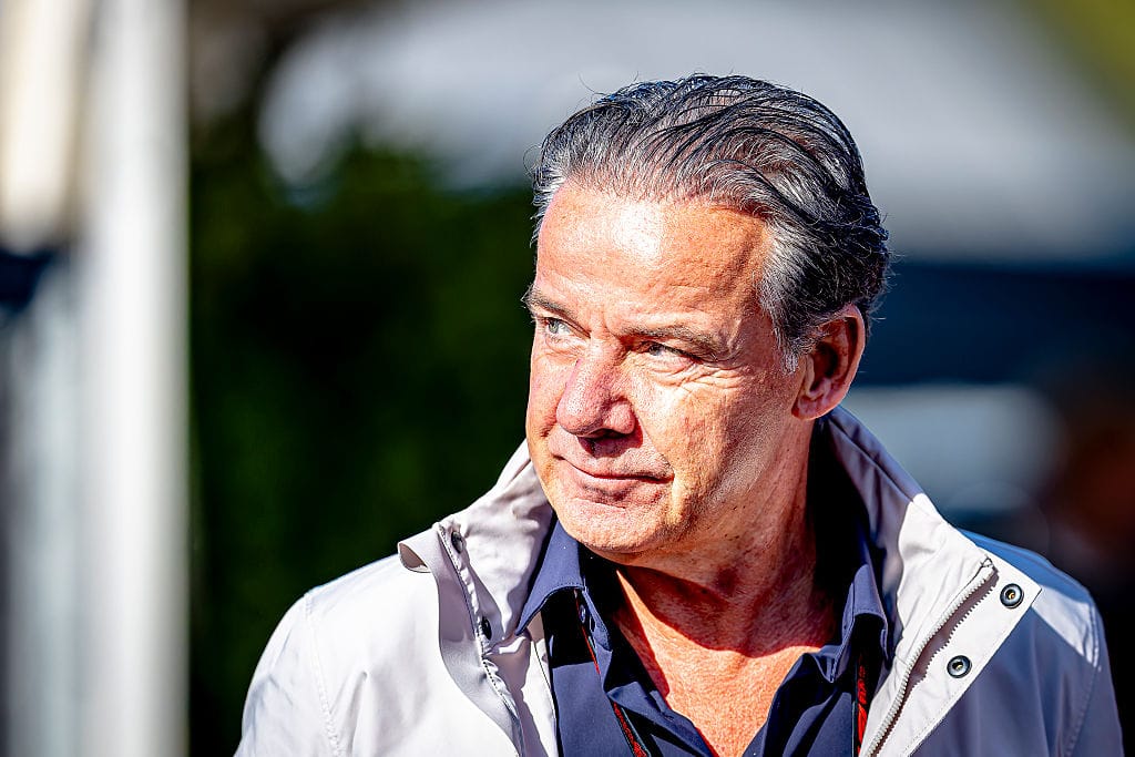 Verstappen logra pole en Abu Dhabi y desafa a Norris