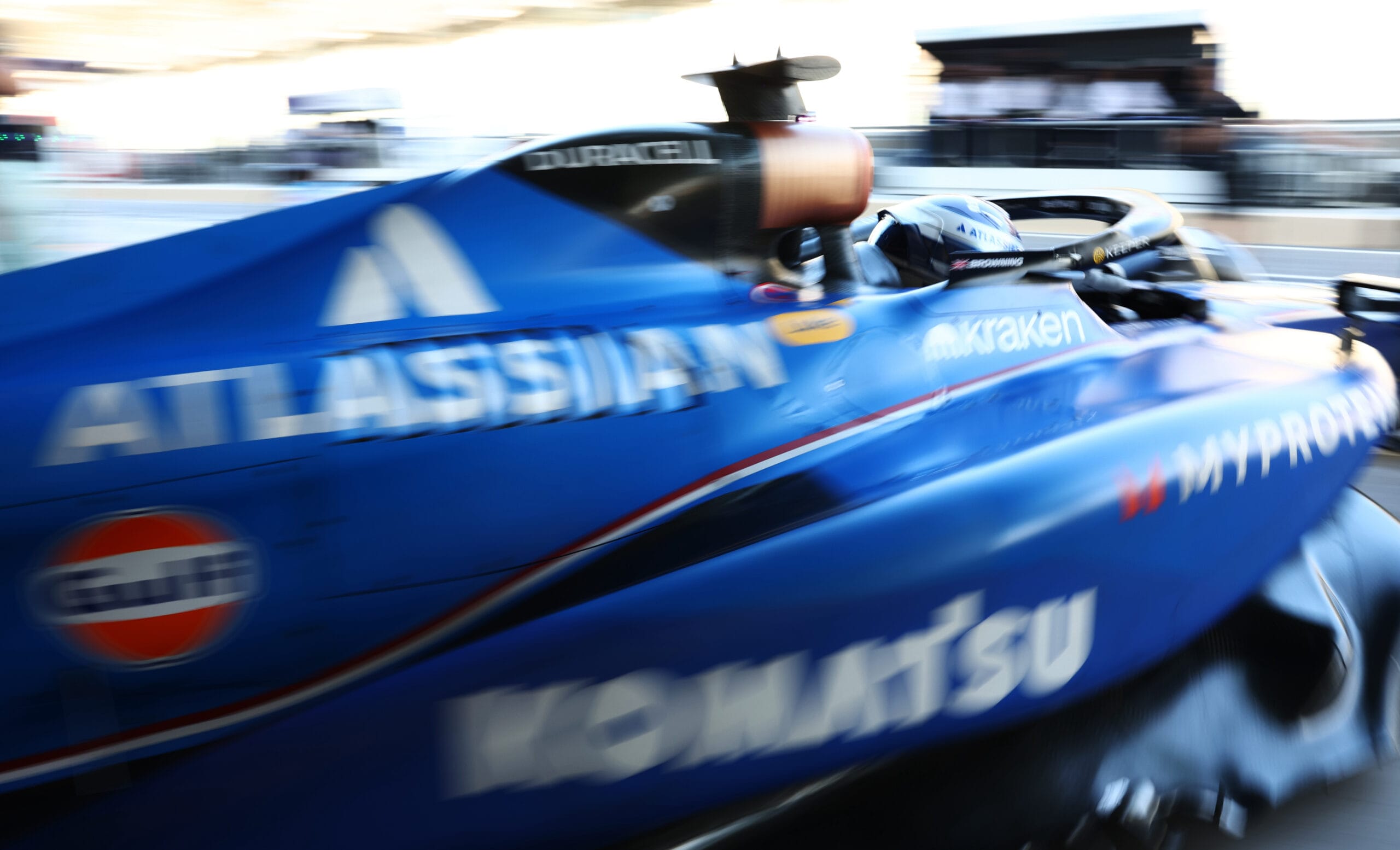 Williams invita a fans a elegir librea del FW48 en Barcelona