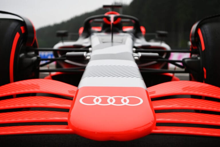 Audi debuta en F1 con el R26 en Barcelona