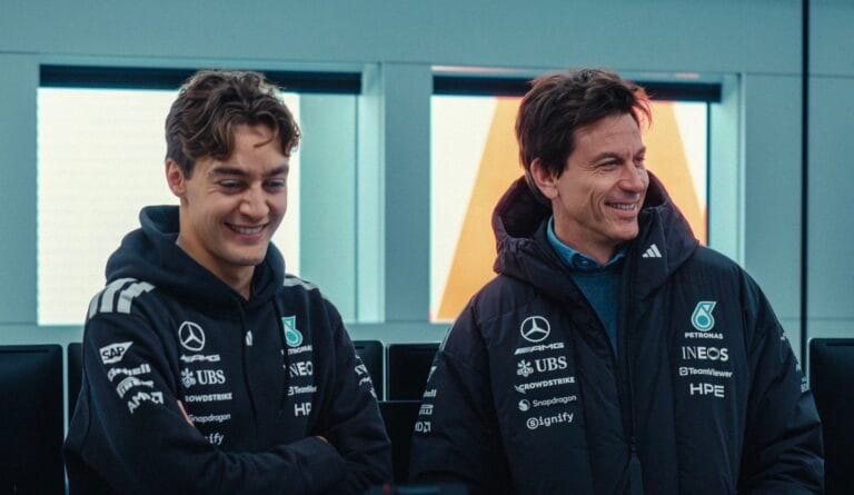 George Russell destaca en pruebas de Mercedes en Barcelona