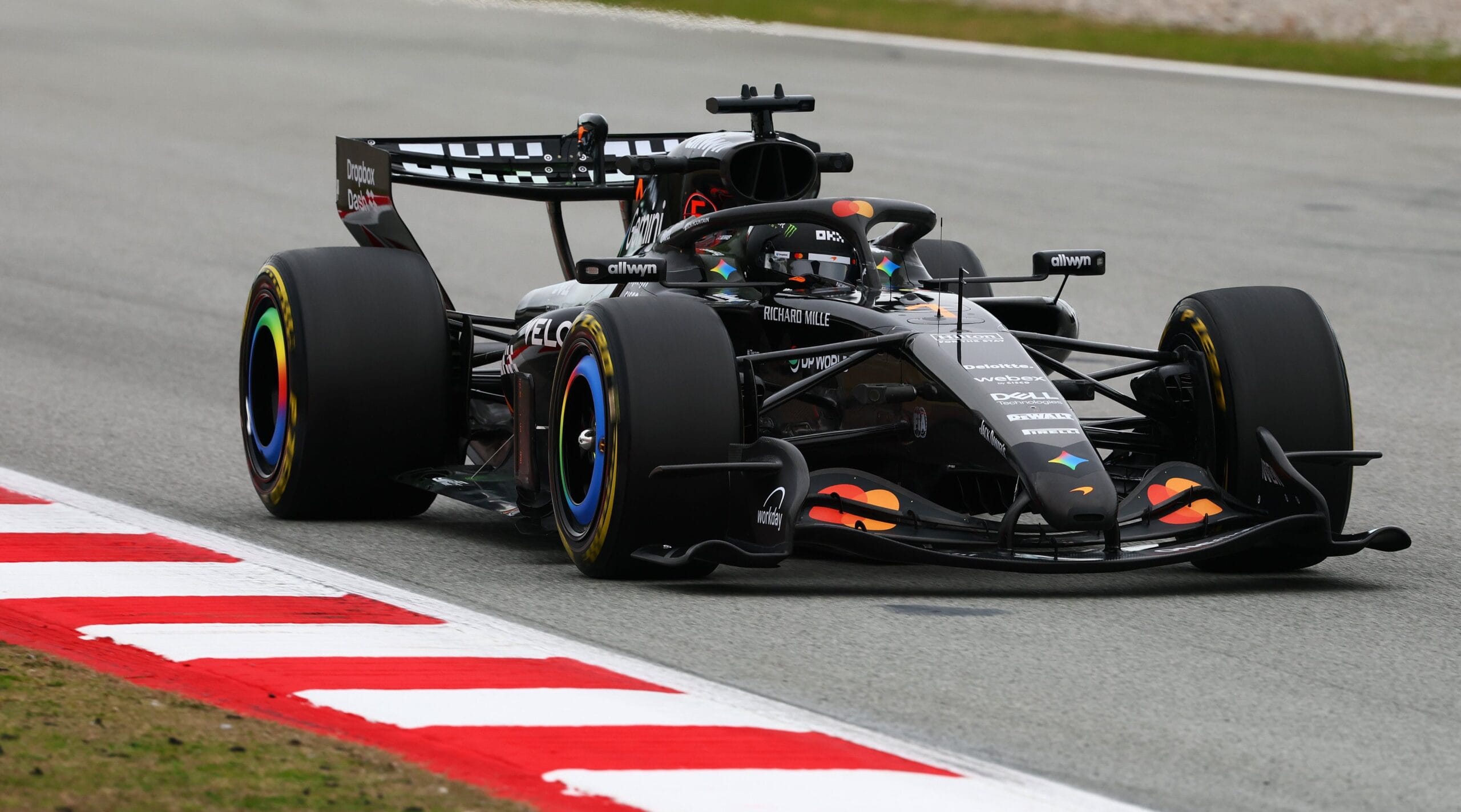 Norris debuta con el MCL40 en Barcelona