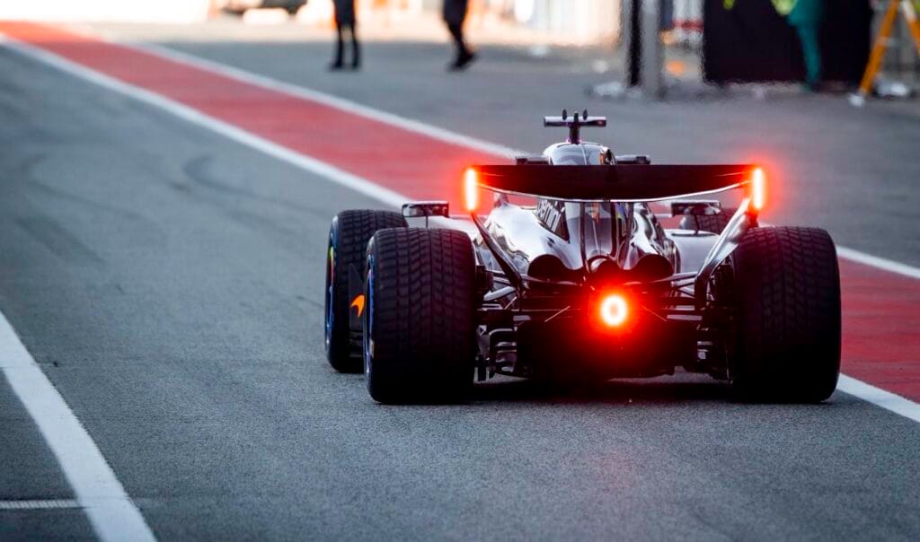 Piastri Faces Fuel Issues in McLaren Shakedown