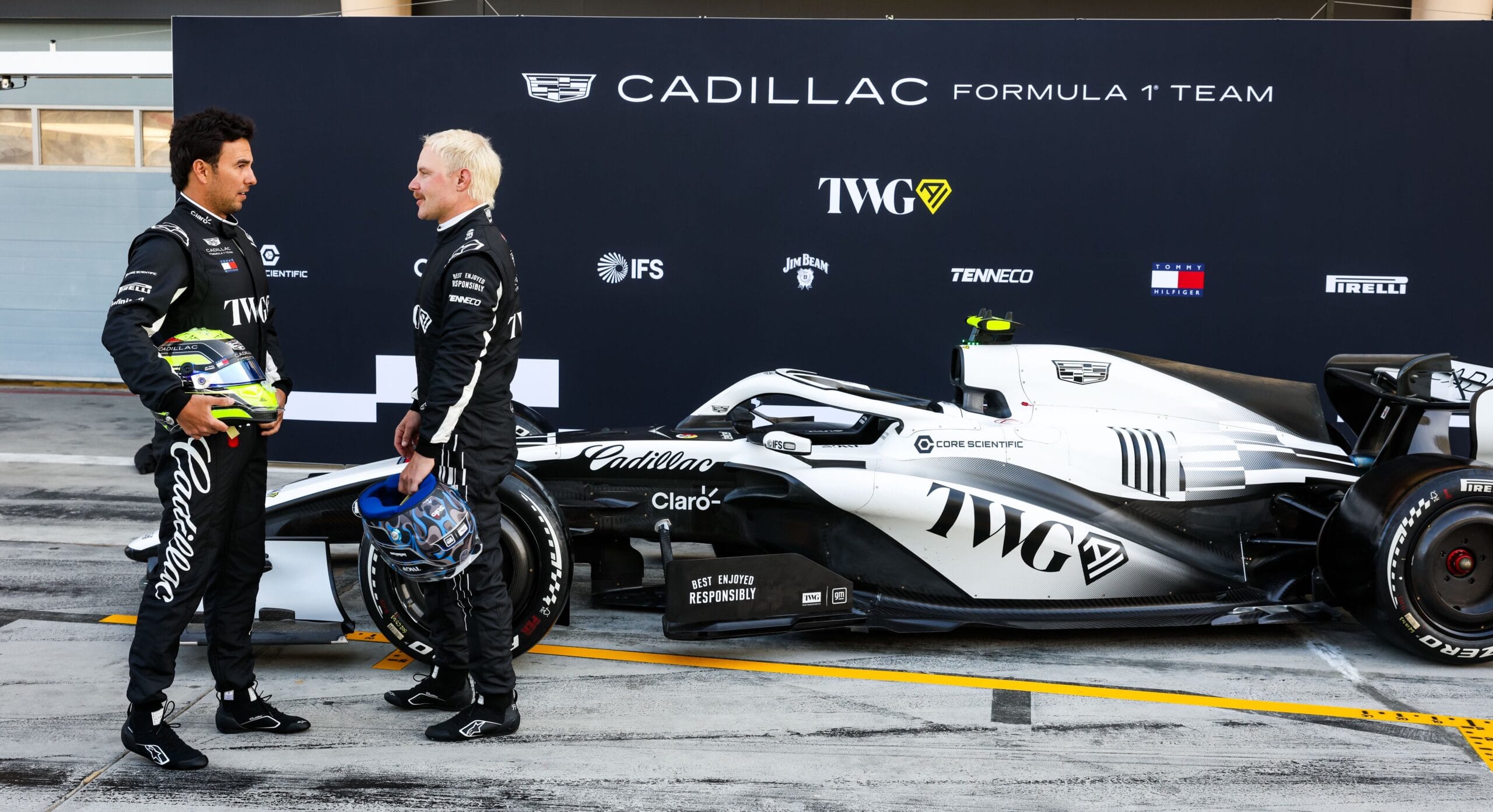 Bottas y Prez lideran debut prometedor de Cadillac F1