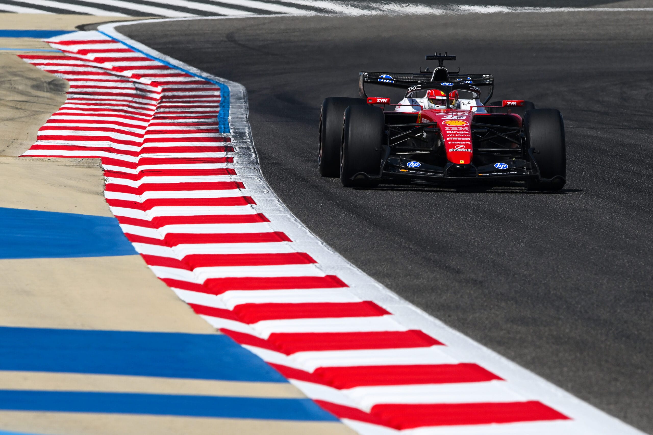 Leclerc lidera pruebas en Barin Red Bull enfrenta problemas