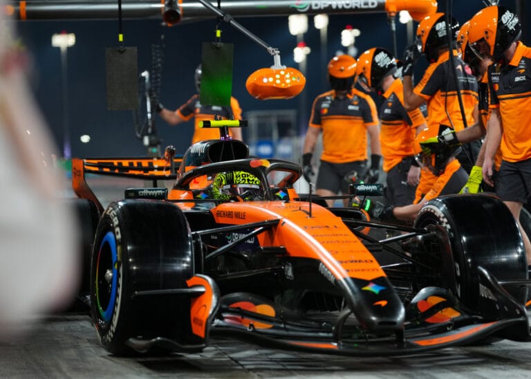 Mercedes mejora motores para McLaren Alpine y Williams en Melbourne