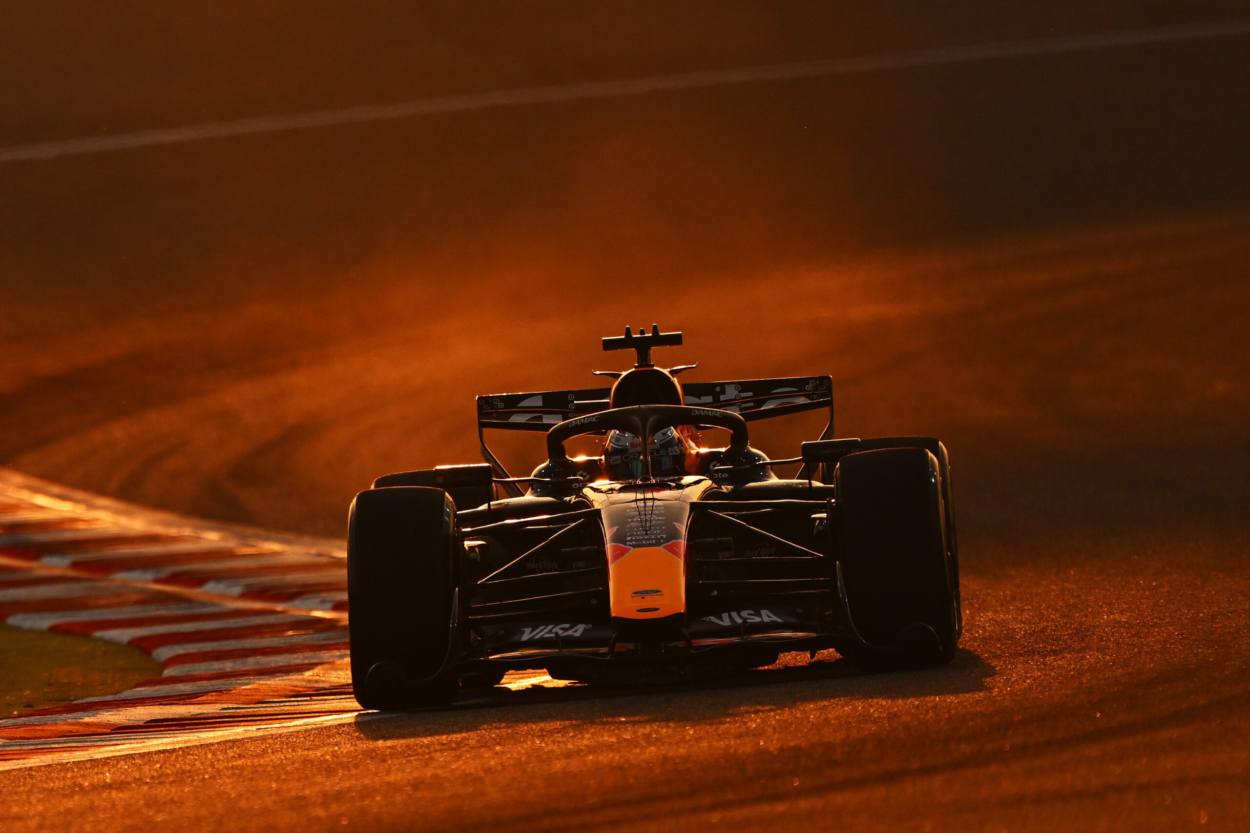 Verstappen lidera en Barin Antonelli sorprende a Mercedes